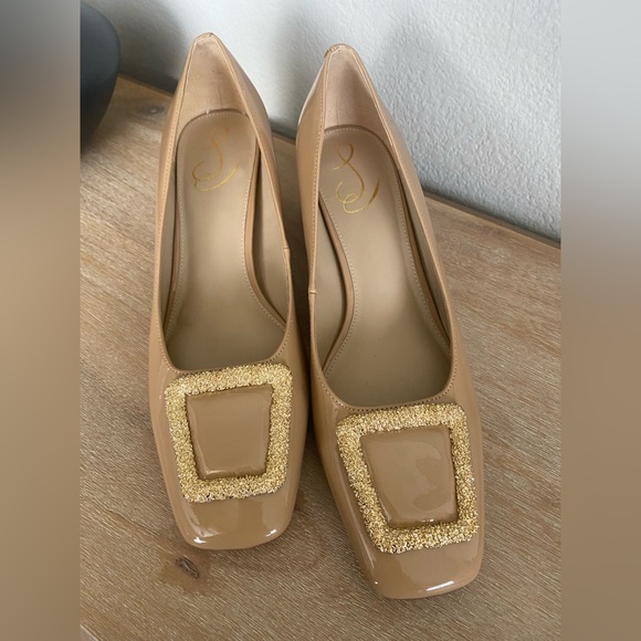 BNIB Nude Sam Edelman Thalia Gold Buckle Block Heel Size 9 - Picture 1 of 13